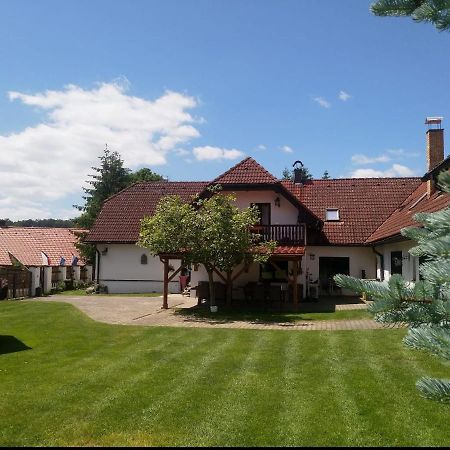 Camping & Guest House Pliskovice Mirovice Luaran gambar