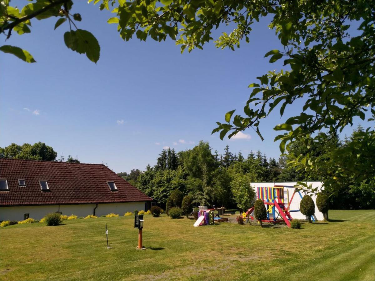 Camping & Guest House Pliskovice Mirovice Luaran gambar