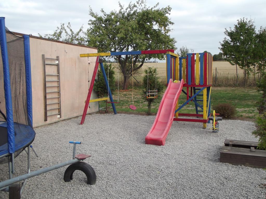 Camping & Guest House Pliskovice Mirovice Luaran gambar